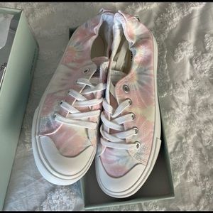 𝅺nwt tie dye sneakers